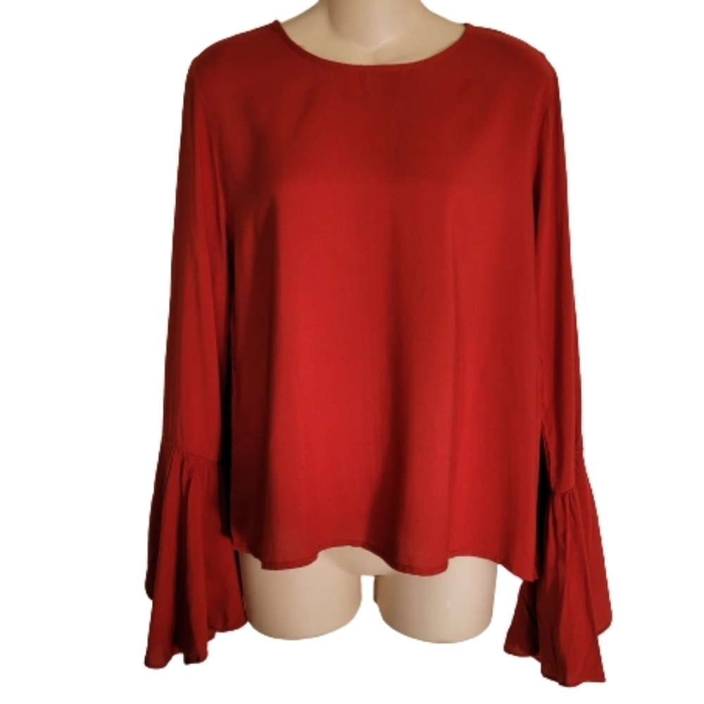 Heart & Hips Red Bell Sleeve Top Size Women's Medium NEW with Tag